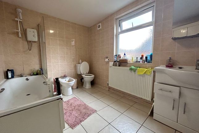 Detached house to rent in Derby Road, Nottingham