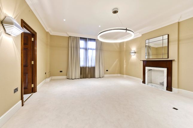 Flat for sale in Thurloe Place, London