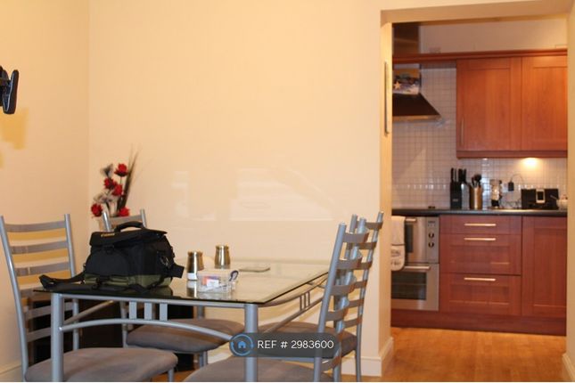 Apartment, Woodbrooke Grove, Northfield, Birmingham photo 5