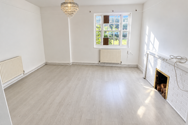 Flat 2 Oak House, 43, Baker Street, Enfield Town photo 2