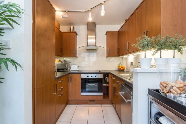 Flat 7, Elisa Court,, Chitty Street, London photo 2