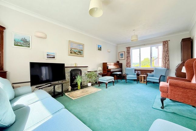 6, Tremayne Close, Truro photo 4