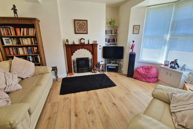 11, Hillsboro Place, Porthcawl photo 4