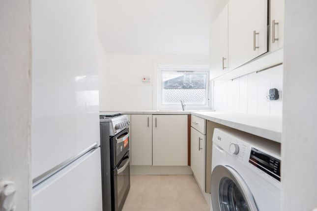 201, Kingsheath Avenue, Glasgow photo 4