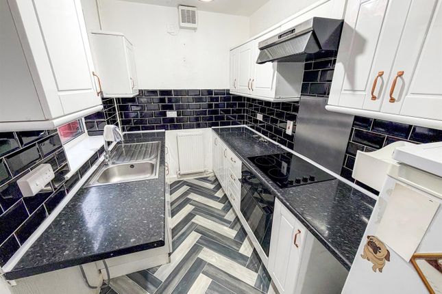 22, Benjamin Road, Wrexham photo 4