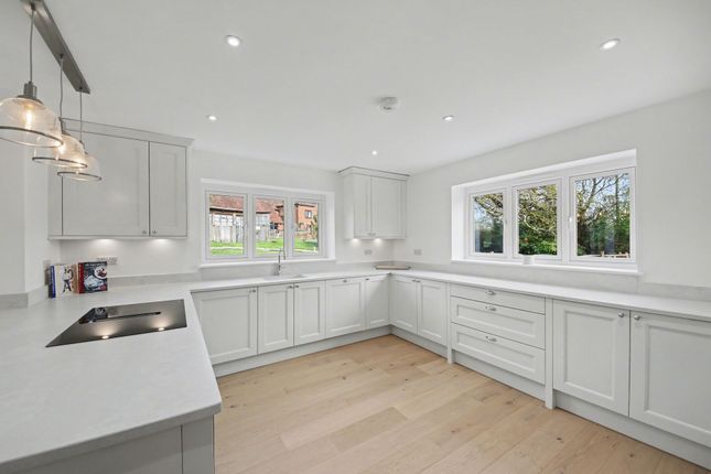 Bourne View, Trampers Lane, Fareham photo 2