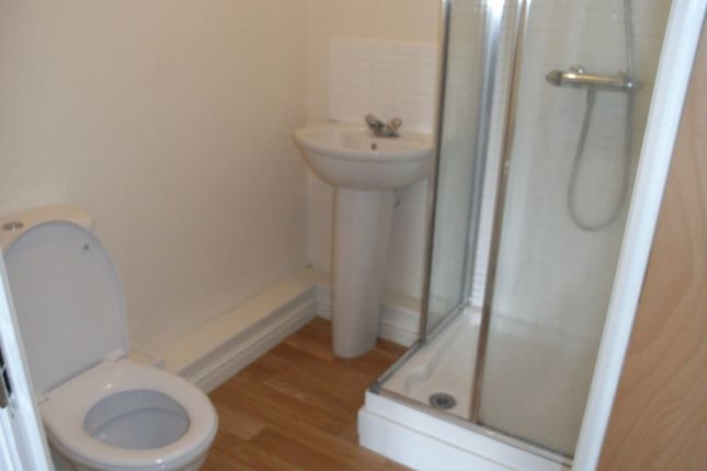 15, Lodge Road, Thackley, Bradford photo 4
