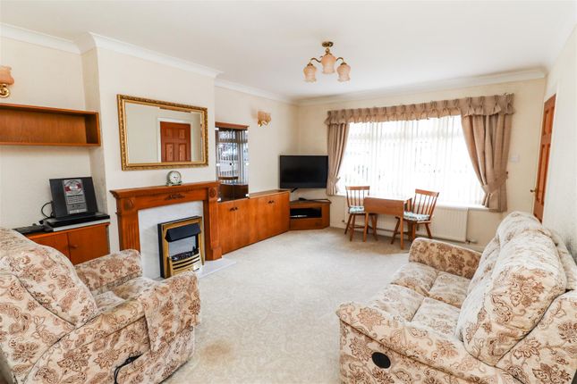 29, Dumbles Close, Kirk Hallam photo 2