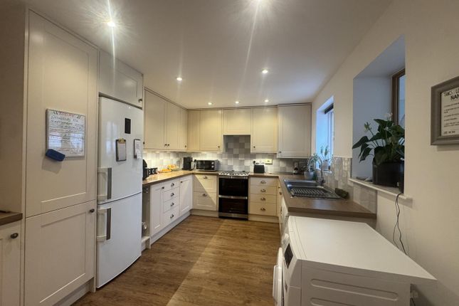 7, Oak Lane, Warminster photo 3