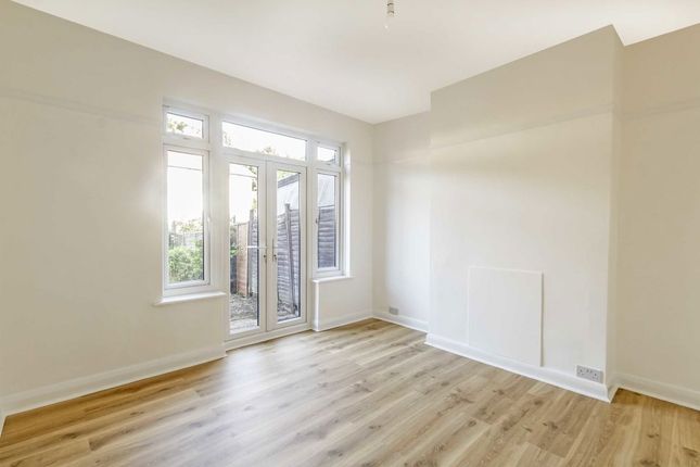 132, Whytecliffe Road North, Purley photo 3