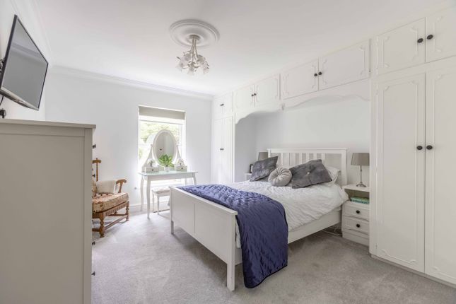 10 Purton Court, Purton Lane, Farnham Royal photo 3