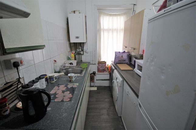 Flat for sale in Hainton Avenue, Grimsby, South Humberside