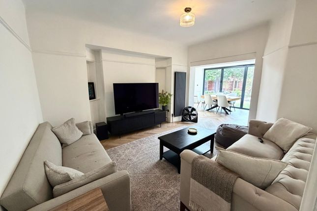 31, Manchester photo 4