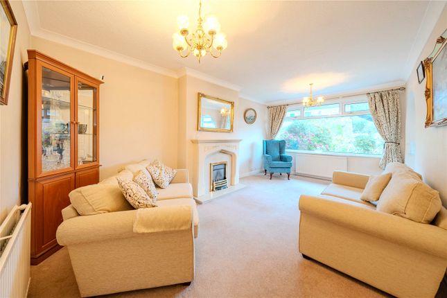 18, Ravens Mount, West Yorkshire photo 3