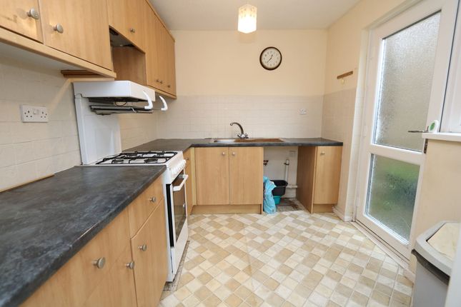 3 Meadowcroft, Barry photo 3