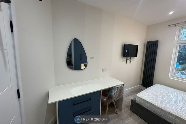 Whippendell Road, Watford photo 4