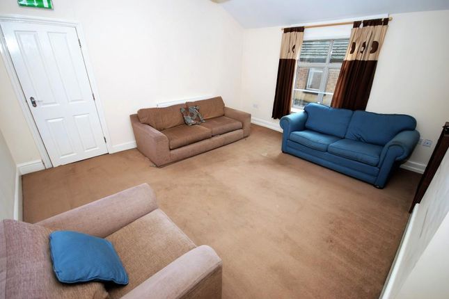 21, Clarendon Avenue, Leamington Spa photo 3
