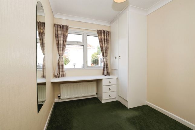 12, Mullenscote Mobile Home Park, Andover photo 2