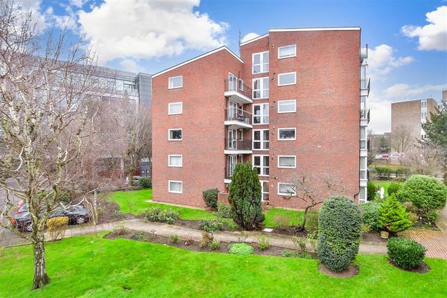 Thumbnail Flat for sale in Brighton Road, Sutton, Surrey