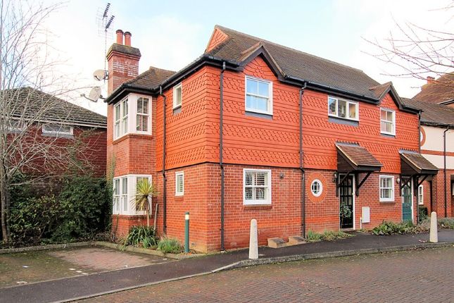 Flat for sale in Pangbourne Place, Pangbourne, Reading, Berkshire