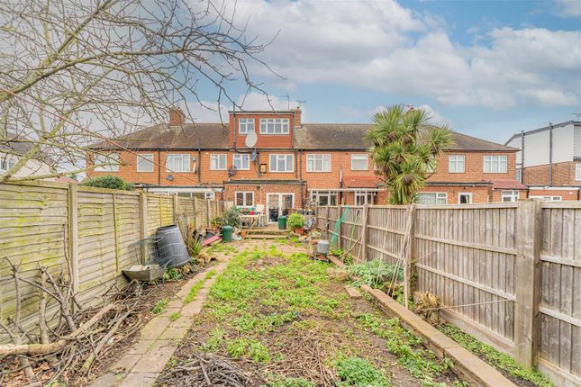 33, Durants Park Avenue, Enfield photo 2