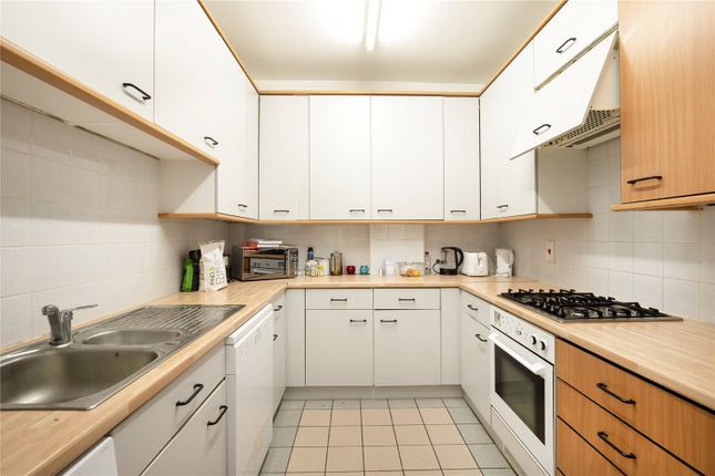 Flat 24, 3, Millennium Square, London photo 4