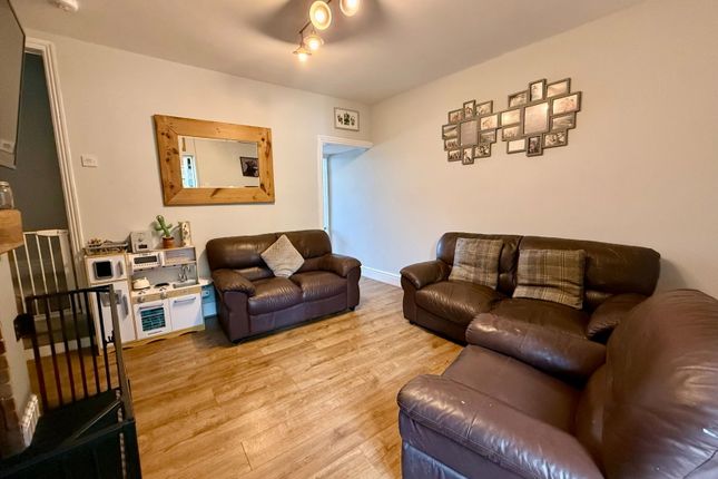 75, Main Street, Swadlincote photo 3