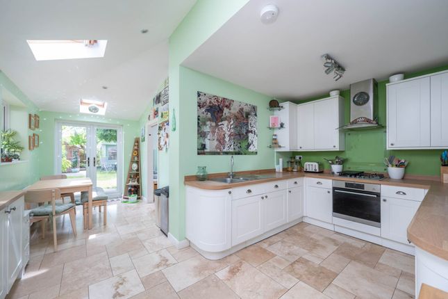 11, Shelley Road, Horsham photo 4