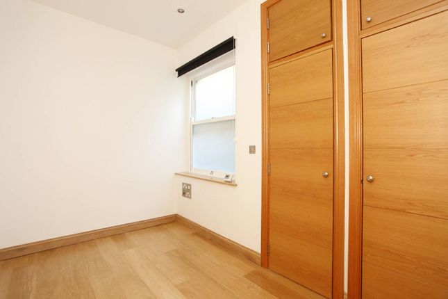 Thumbnail Flat to rent in Rivington Street, Shoreditch, London