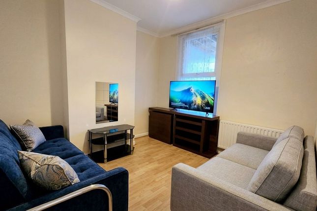 19, Maybury Street, London photo 2