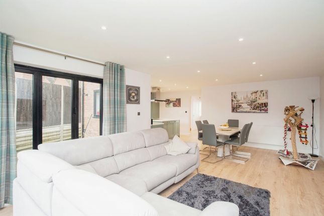 Bella Cottage, Bedmond Road, Abbots Langley photo 2