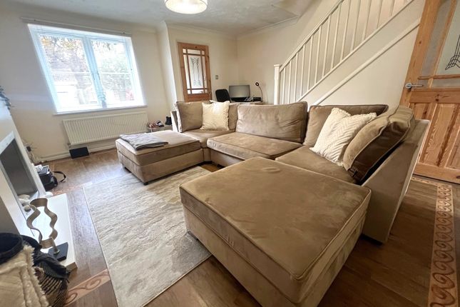 36 Andersen Close,, Whiteley, Hampshire photo 2