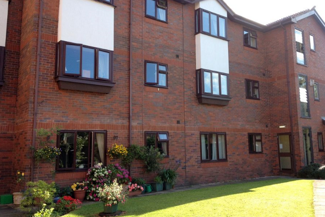 Flat to rent in Marlborough Court, Vicars Cross Road, Vicars Cross, Chester