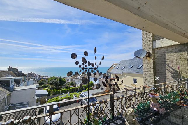 Flat for sale in Fortuneswell, Portland