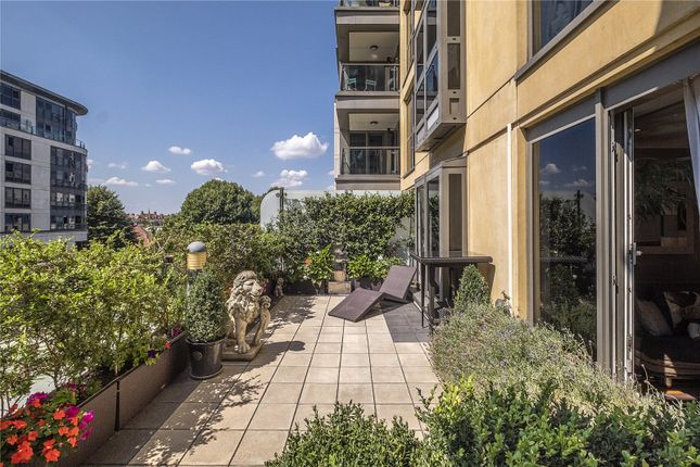 Flat for sale in Imperial Wharf, Fulham
