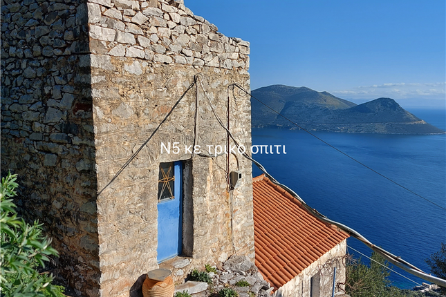 Country house for sale in Kotronas, Lakonia, Peloponnese, Greece