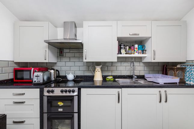 Thumbnail Flat for sale in Shorrolds Road, Fulham, London