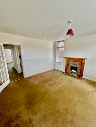 Flat to rent in Manor Road, Paignton