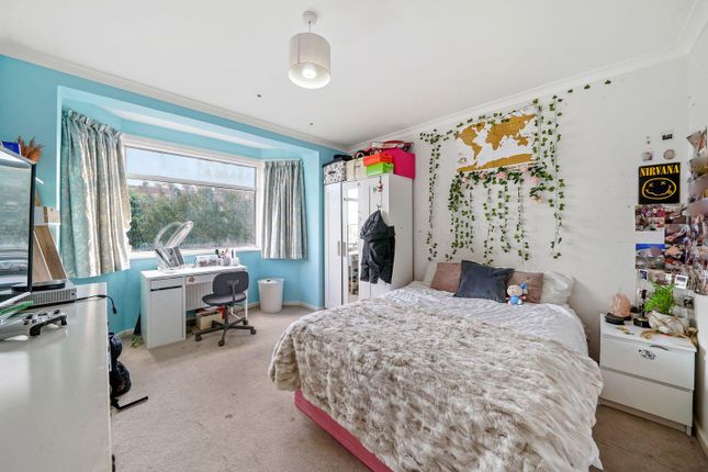 Terraced house for sale in Cranbourne Avenue, London