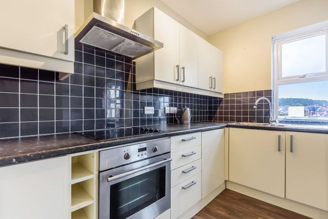 Flat for sale in High Street, Crowthorne, Berkshire