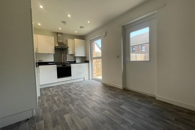 18, Kestrel Way, Perth photo 5