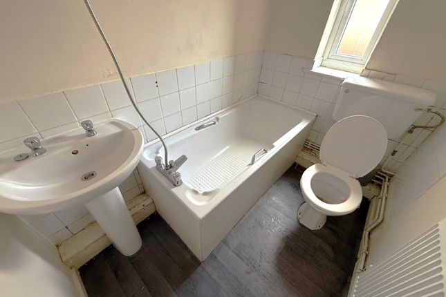 Flat 2, 27 John Street, Rhyl photo 4