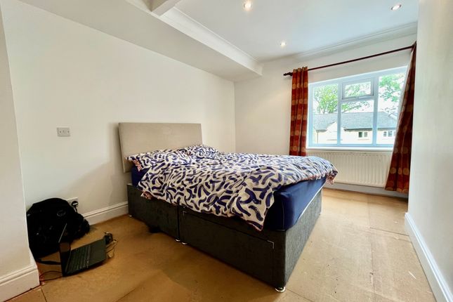 12b, Chapeltown, PUDSEY photo 4