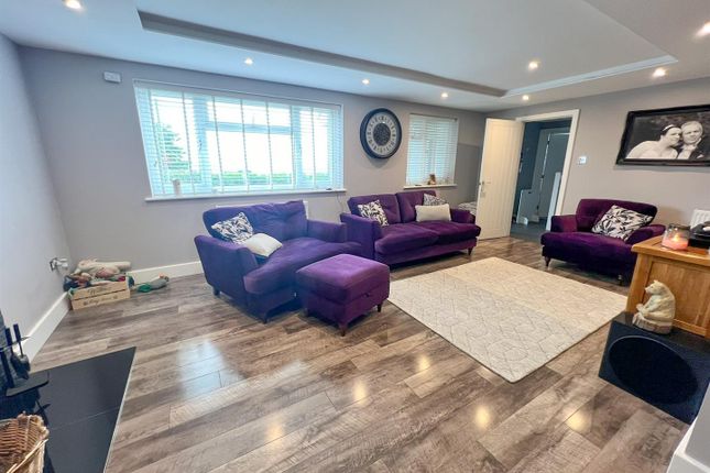 56, The Oak Field, Cinderford photo 2
