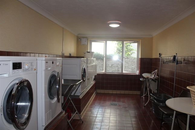 Flat to rent in Broadwater Road, Broadwater, Worthing