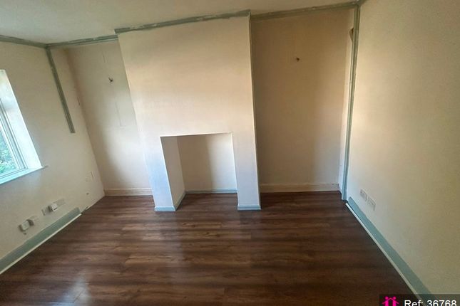 10, Ashbourne Rise, Bradford photo 2
