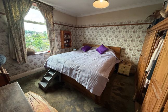 8, West View, Bingley photo 4