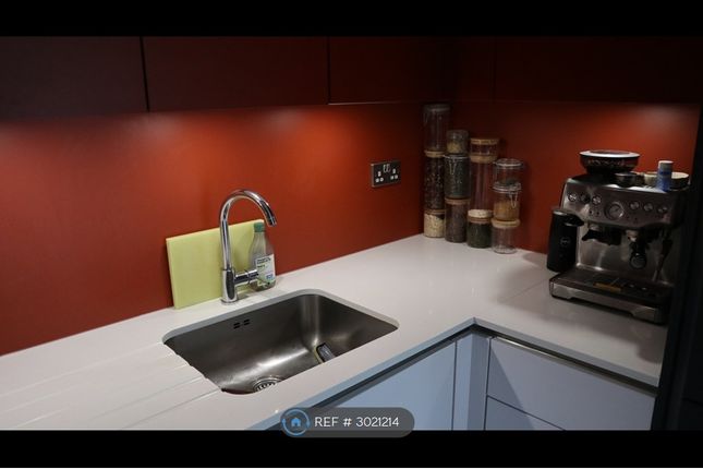 Flat  Refinery House, Tandy Place, London photo 3