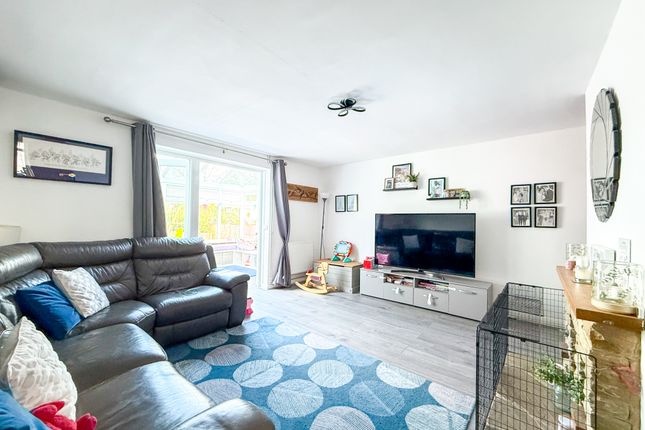 40, Harebeating Crescent, Hailsham photo 4