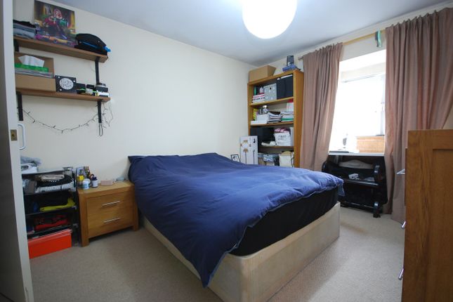 Thumbnail Flat to rent in Cranmer Road, Oval